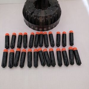 Nerf darts in motorized blaster drum clip 25 capacity with 25 nerf darts